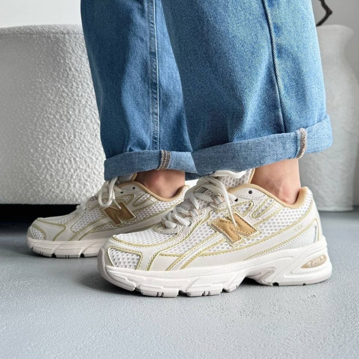 New Balance 740