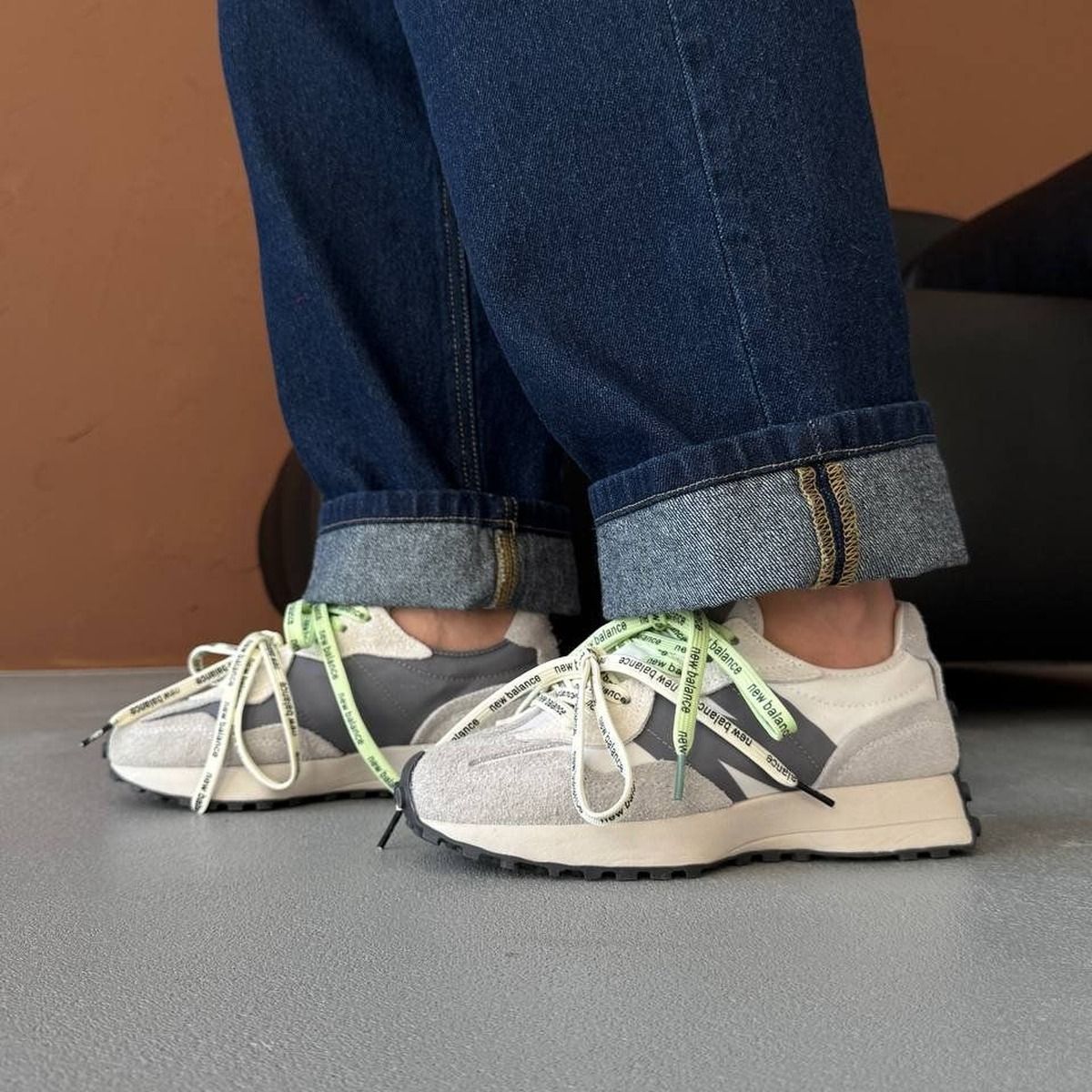 New Balance 327