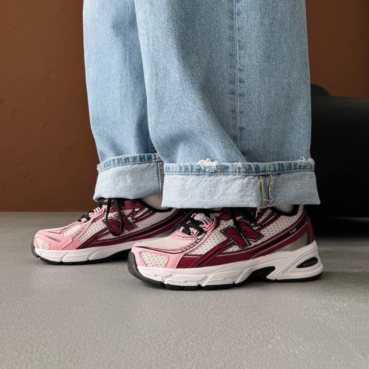 New Balance 740