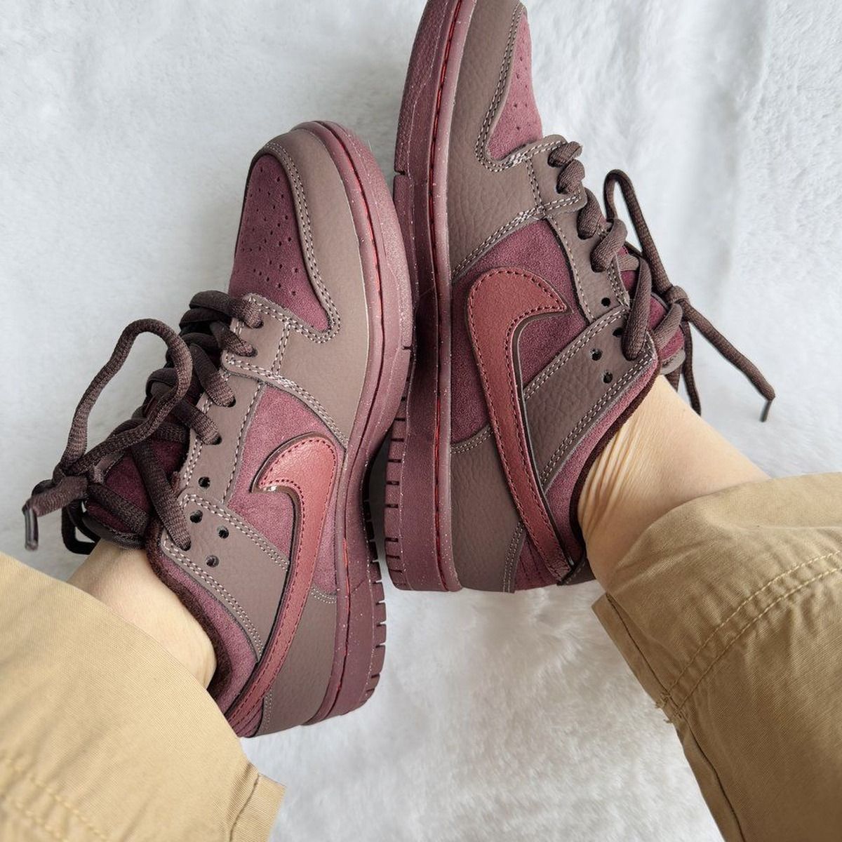 Nike SB Dunk Low City of Love Burgundy Crush