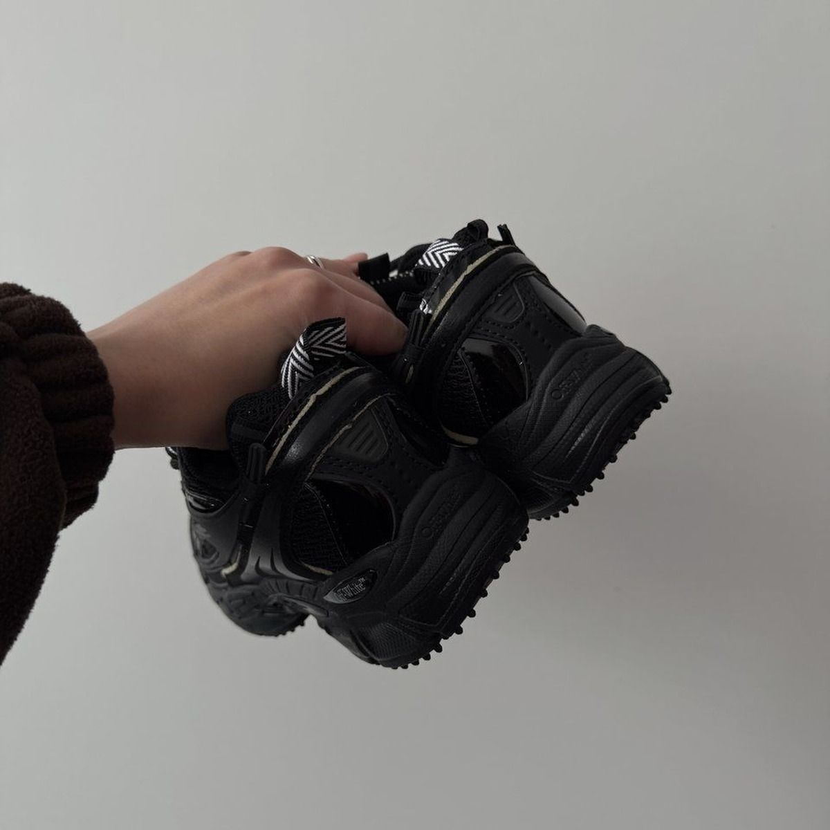 Off-White Be Right Back