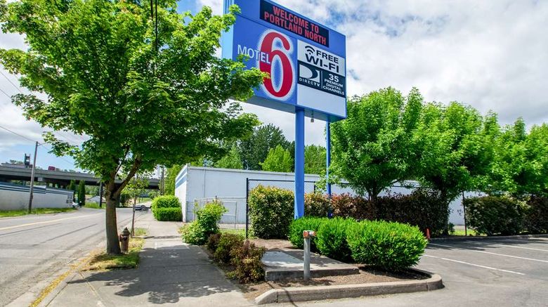 Motel 6 Portland North- Portland, OR Hotels- Tourist Class Hotels in