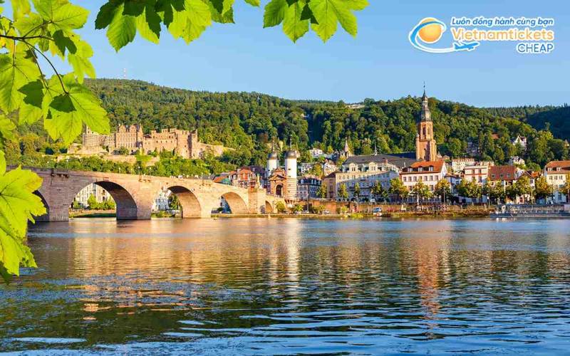 Đại học Heidelberg là ngôi trường lâu đời của Đức