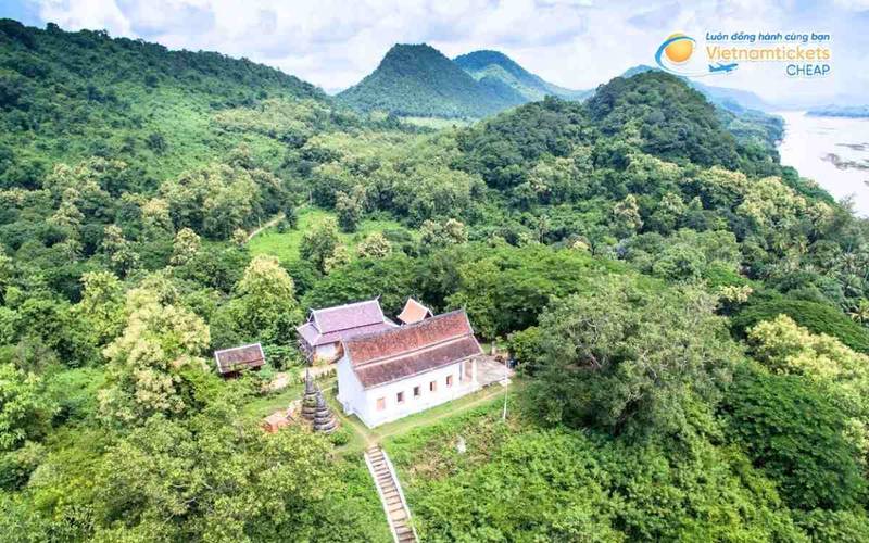 Vé máy bay đi Chomphet bao nhiêu tiền?