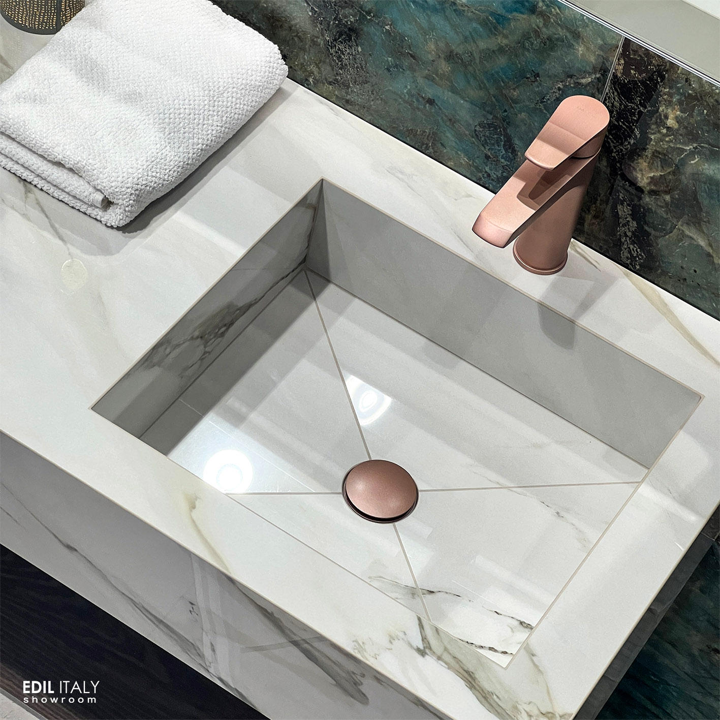 Blat cu lavoar integrat dreapta Marmoteca Calacatta Elegance lux