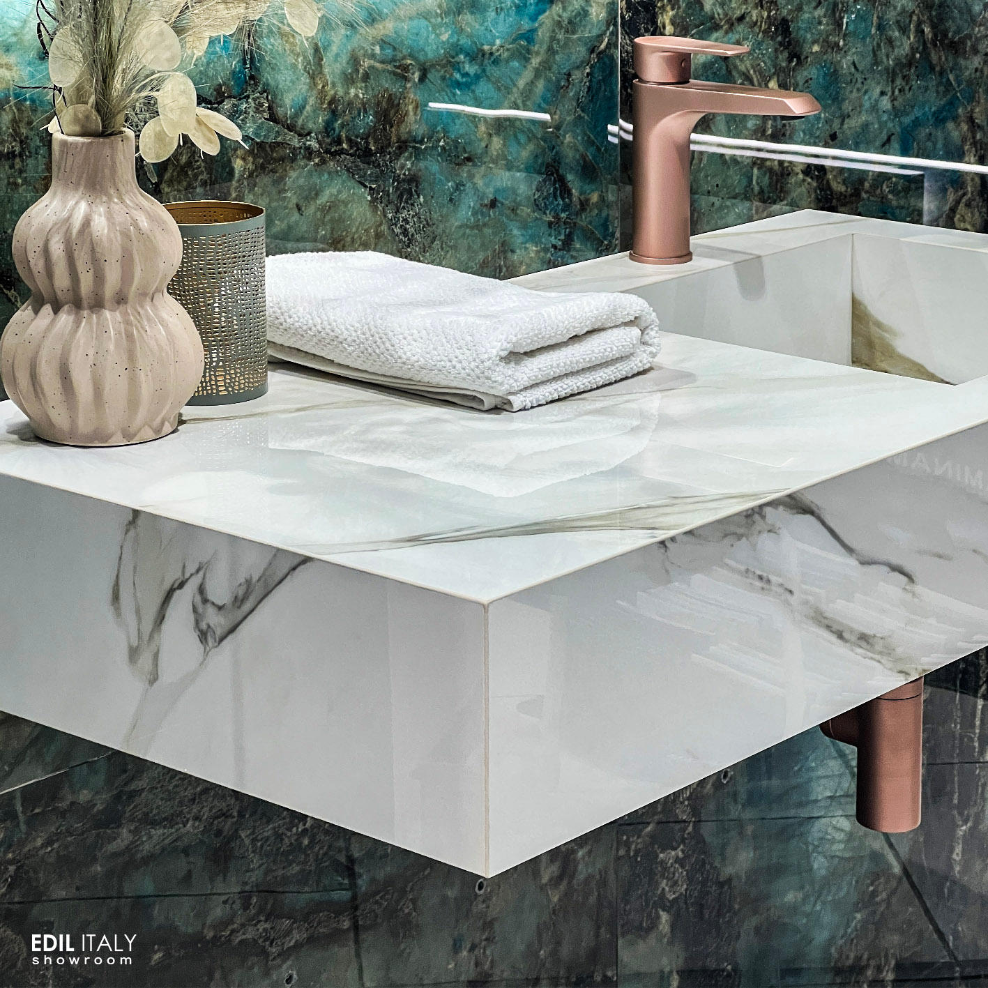 Blat cu lavoar integrat dreapta Marmoteca Calacatta Elegance lux