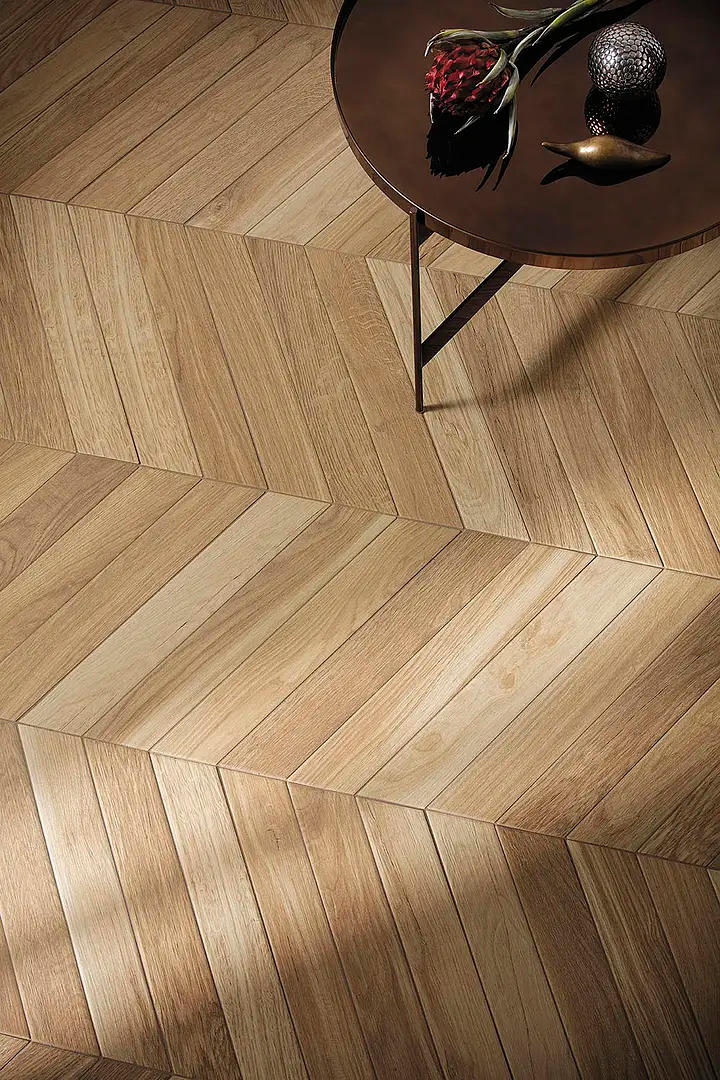 Placă ceramică porțelanată care imită parchetul, stejar natural