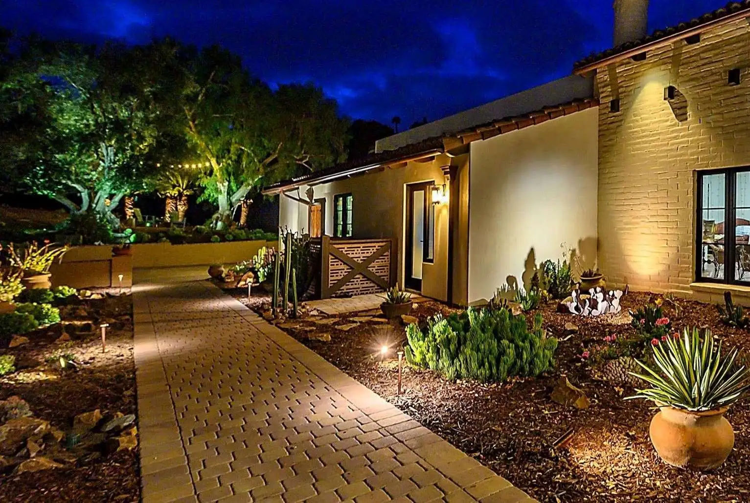 Indoor and outdoor lighting installation