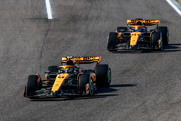 Addio alla crescita stile Hamilton e Norris. McLaren raddoppia con i giovani