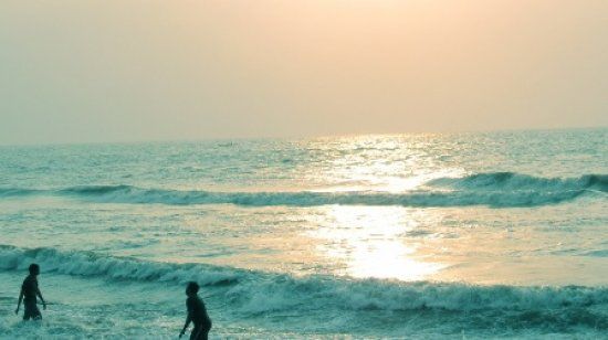 besant nagar beach in night