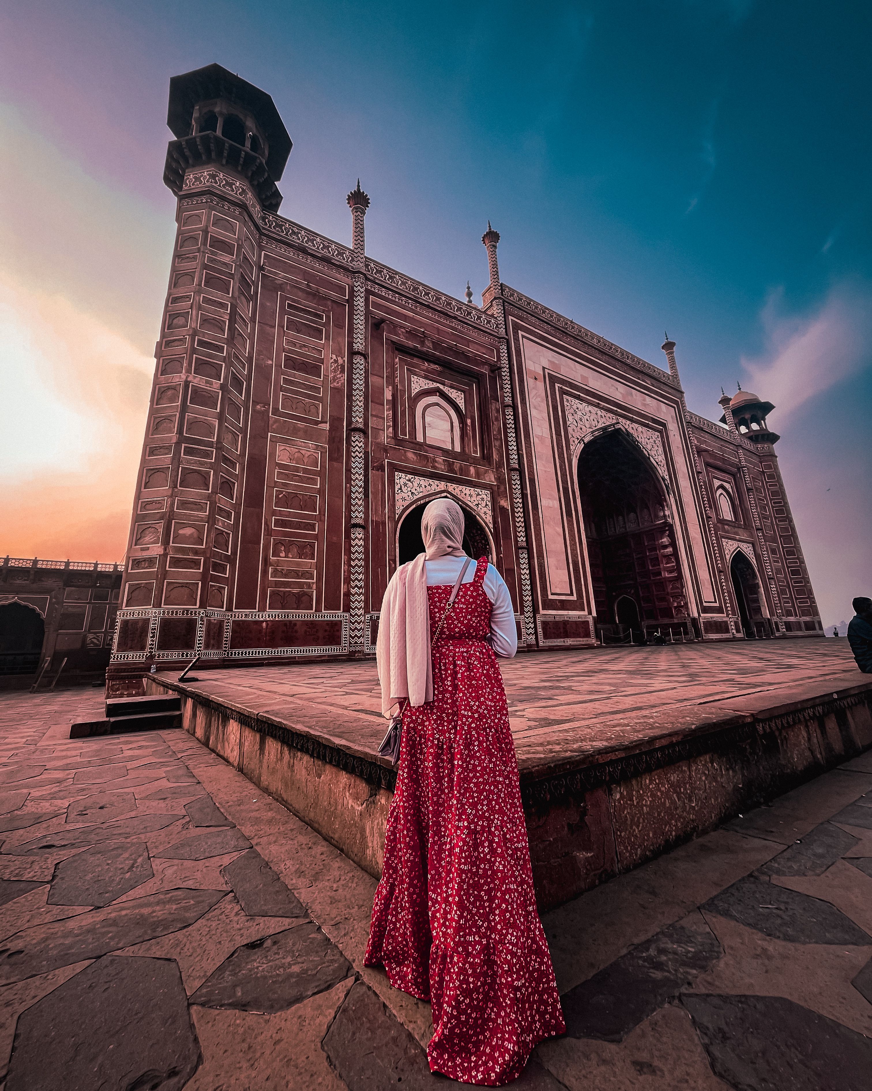 Fashion Meets Travel