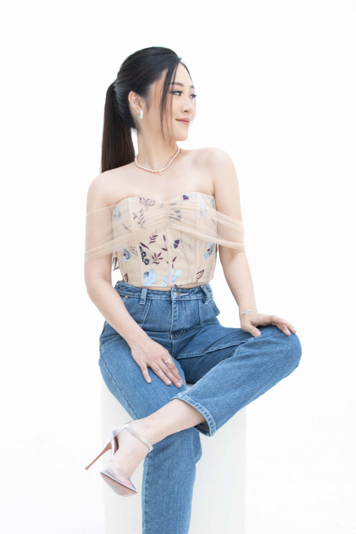 FUSSY CROP TOP