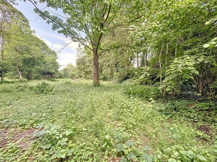 ***OPTION*** GENVAL - Terrain constructible +/-7a29ca à 5' de la gare