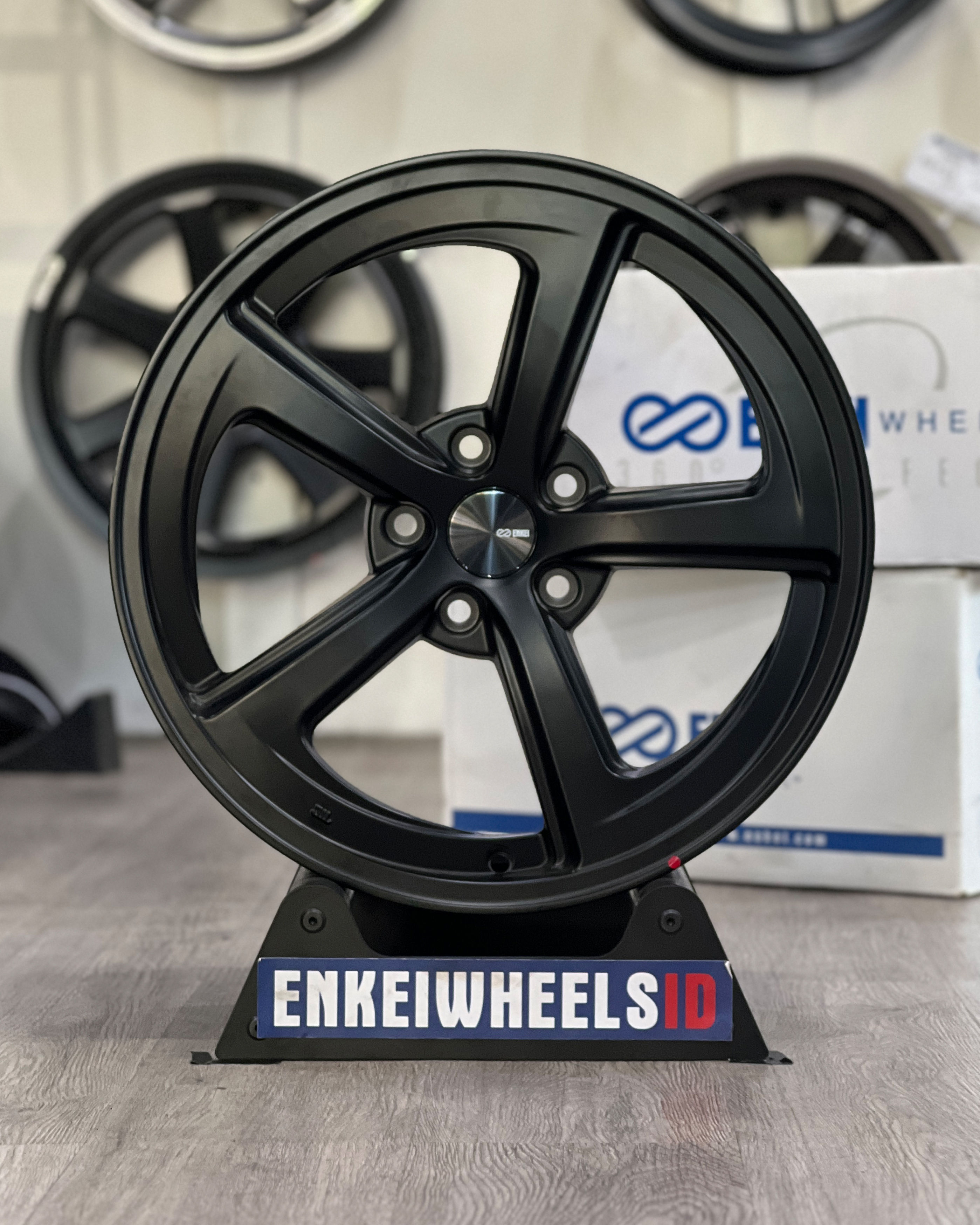 Enkei Giotto 18 Matte Black