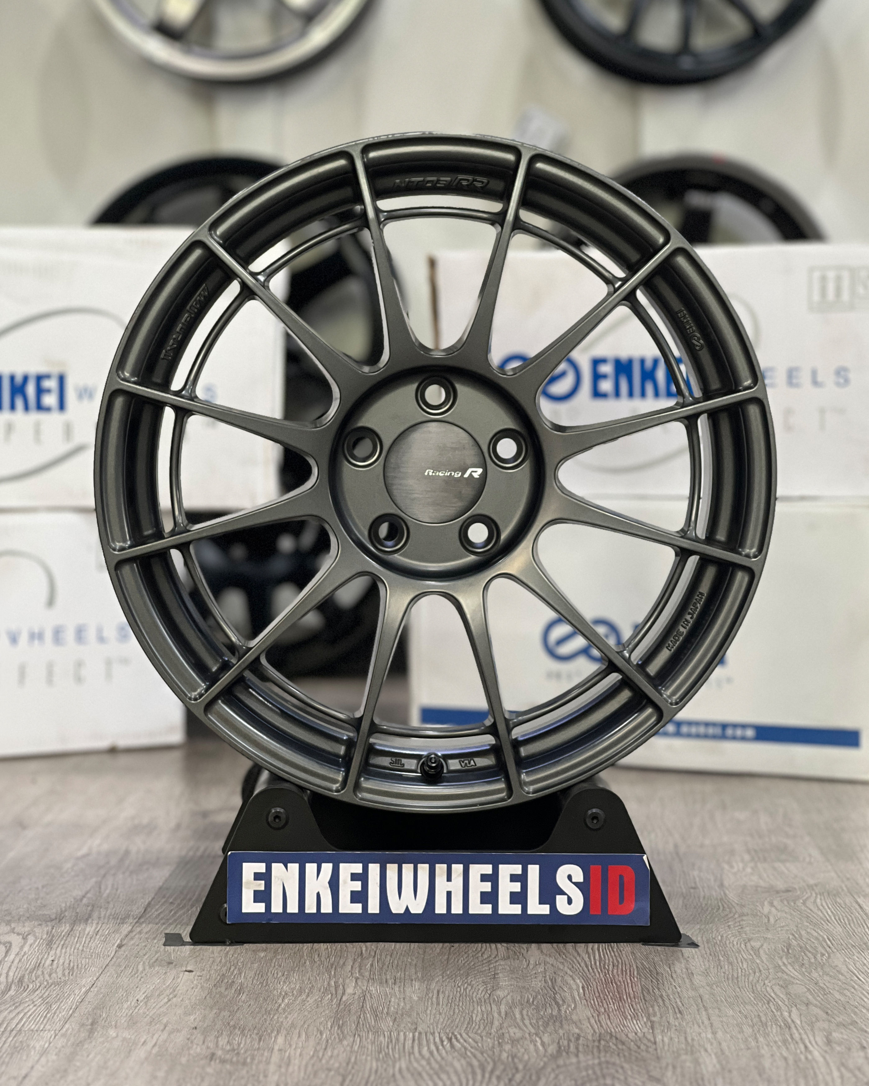 Enkei NT03RR 18 Gunmetal