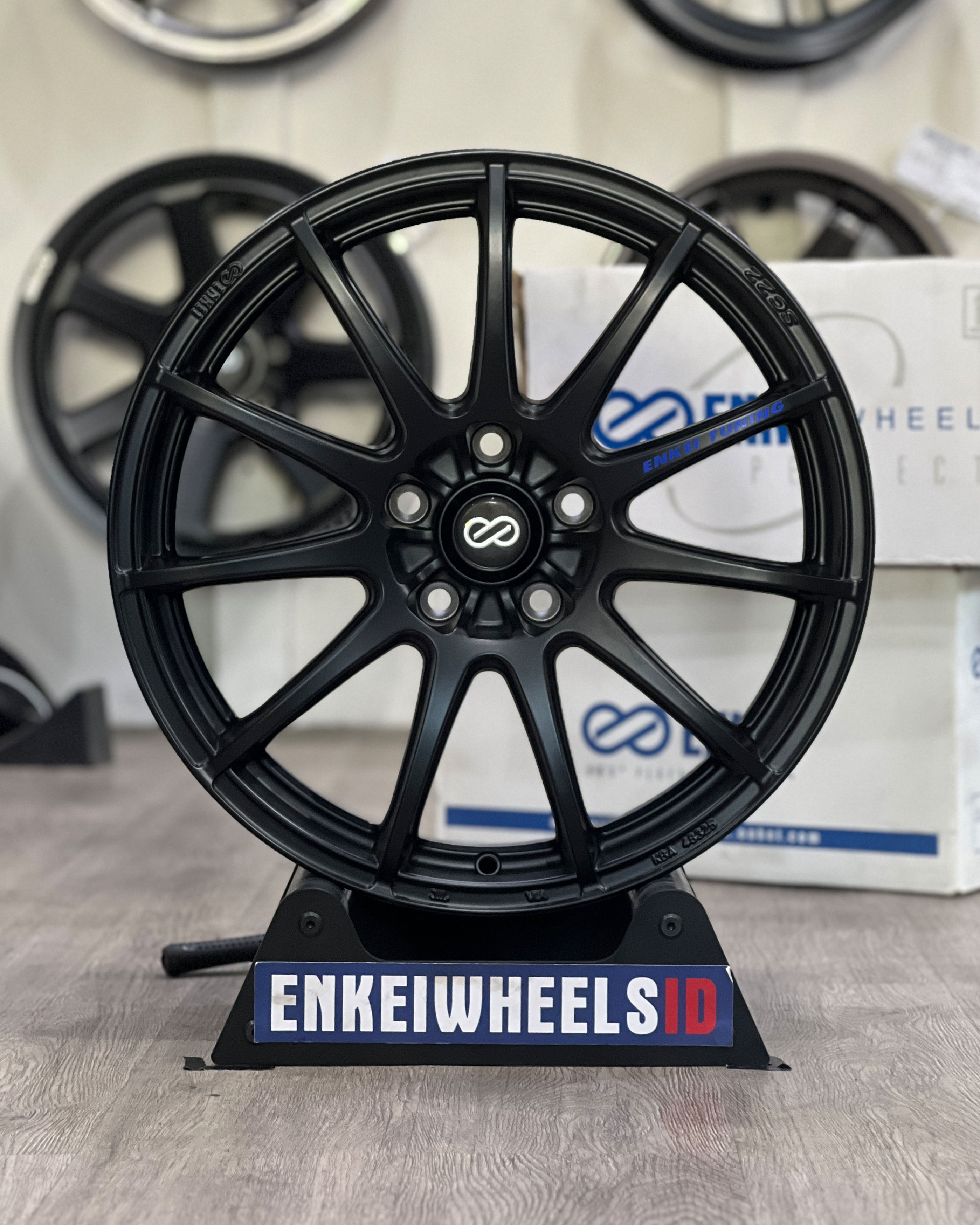 Enkei SC22 17 Dark Black