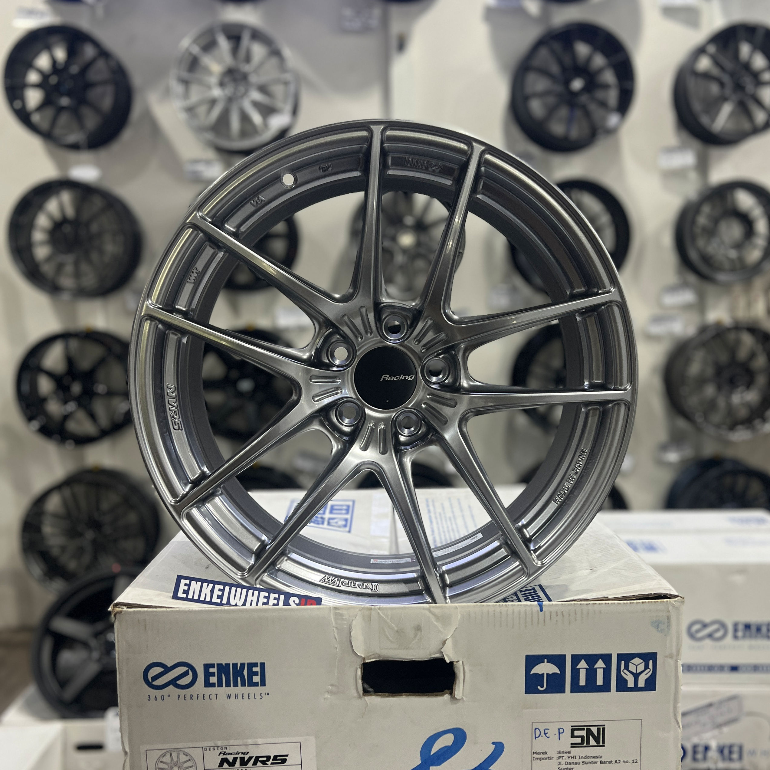 Enkei Racing NVR5 19 Sonic Silver