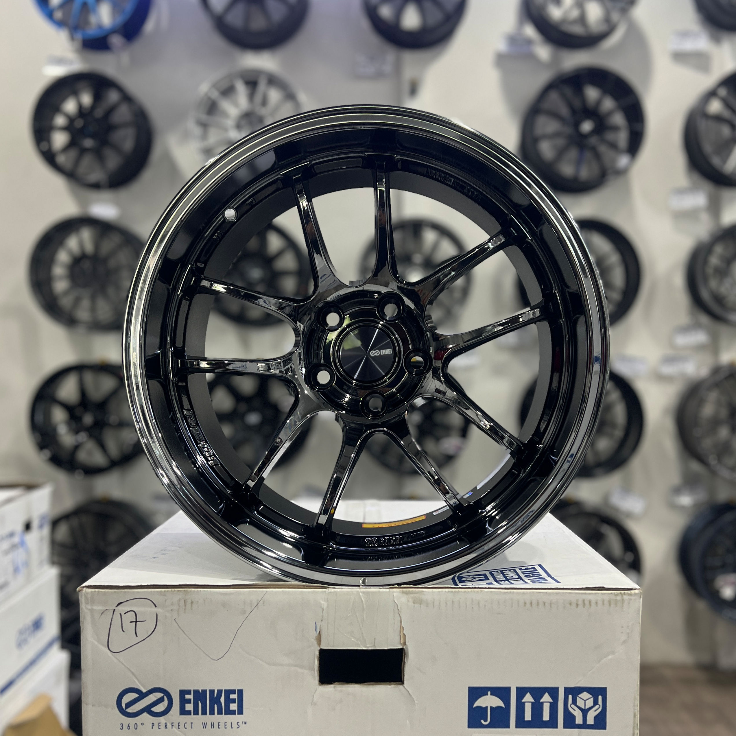 Enkei PF01EVO 18 SBK