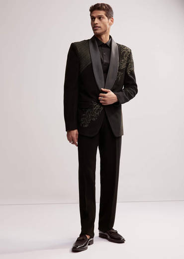 black-tuxedo-for-men-with-resham-work-sg354416-1.jpg