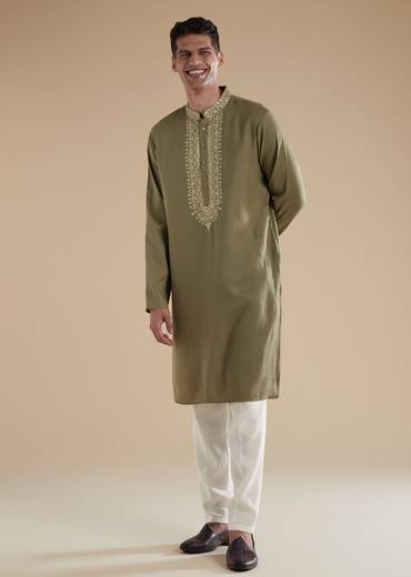 Emerald Green Kurta Set With Resham Thread Work