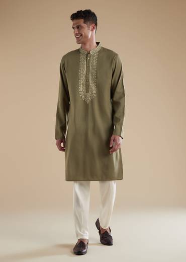 Emerald Green Kurta Set With Resham Thread Work