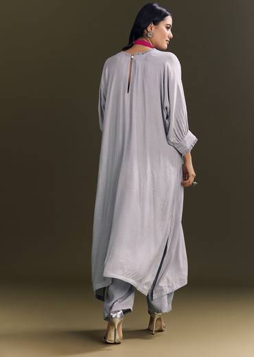 grey-solid-kurta-pant-set-with-pink-beaded-neckpiece-sg312855-2_1aa02cc4-d26f-4a5d-b232-f9dd416517e1.jpg