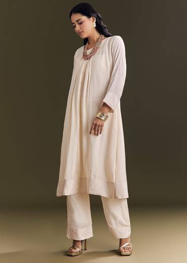 ivory-white-resham-embroidered-kurta-pant-with-beaded-neckpiece-sg312839-2_967cec45-131b-4d6e-9ec0-2aa18ac8c867.jpg
