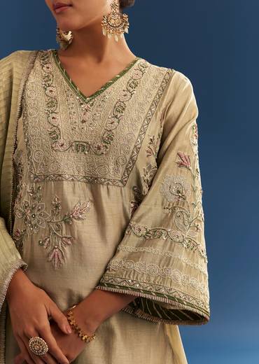 light-green-chanderi-kurta-set-with-organza-dupatta-and-tassel-tie-up-back-sg305280-2_cb0dc4c6-a01b-4e9b-85be-a63b09194dd8.jpg