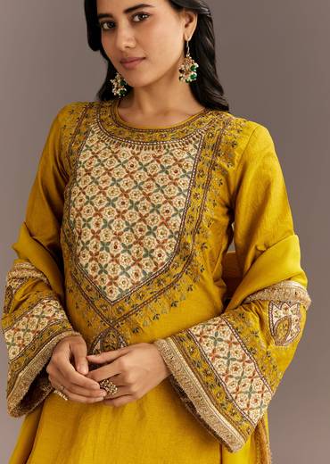 mustard-yellow-silk-kurta-patiala-with-gotta-lace-dupatta-sg312328-4_1c2312e3-ab08-4622-b2d7-e29b45d633c0.jpg