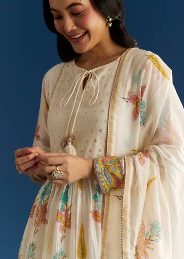 off-white-block-print-kurta-and-dupatta-set-with-gotta-lace-detailing-sg305538-1_666e7646-b07f-4b23-9094-ee17e509d2ef.jpg