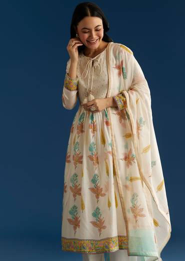 off-white-block-print-kurta-and-dupatta-set-with-gotta-lace-detailing-sg305538-1_666e7646-b07f-4b23-9094-ee17e509d2ef.jpg