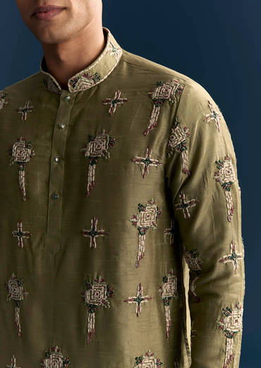 olive_kurta_set_for_men_with_floral_thread-sg335572-1-nosto_7.jpg