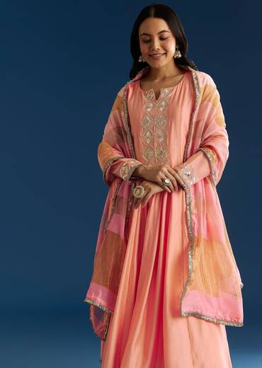 peach-muslin-kurta-set-with-gotta-lace-pant-and-dupatta-sg305563-2_83454be2-b721-4f0f-965f-ac9f4e0a42e8.jpg