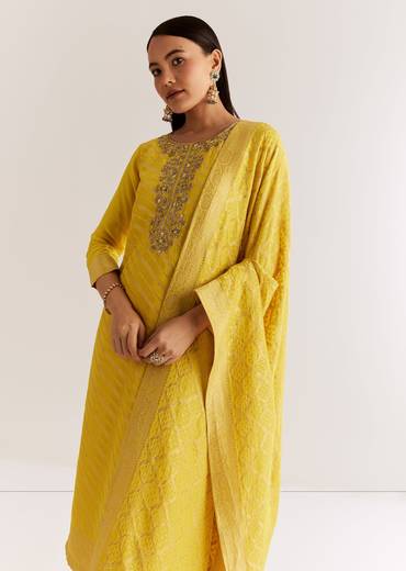 yellow-banarasi-georgette-kurta-set-with-zardosi-and-cutdana-work-sg320337-1_869e924a-ceb5-4651-949a-fa5bf0d613ce.jpg
