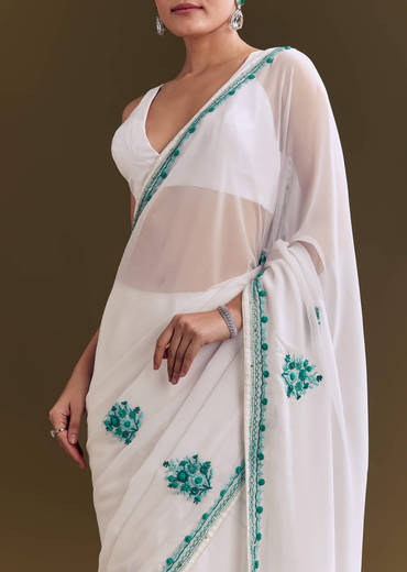 white-georgette-saree-with-traditional-kashmiri-buds-sg293115-2_3b4b11ef-aacf-4238-b841-b230b52b475d.jpg