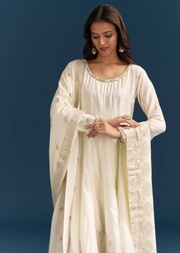 white-jacquard-anarkali-suit-with-organza-dupatta-sg324434-1_c1400218-eb0e-48c7-9b7d-c692c94a54d8.jpg