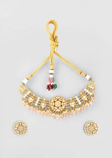 White Kundan Floral Pendant Necklace and Earrings Set