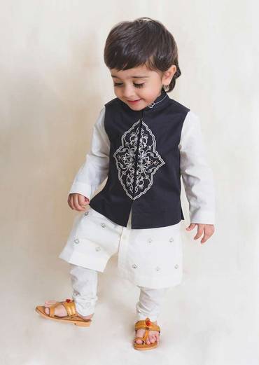 white-kurta-set-with-embroidered-buttis-and-black-nehru-jacket-with-ornate-embroidered-motif-by-tiber-taber-d067tt2011043y-sg54484_2_07fc5d6c-37db-4116-9388-4d7db283e021.jpg