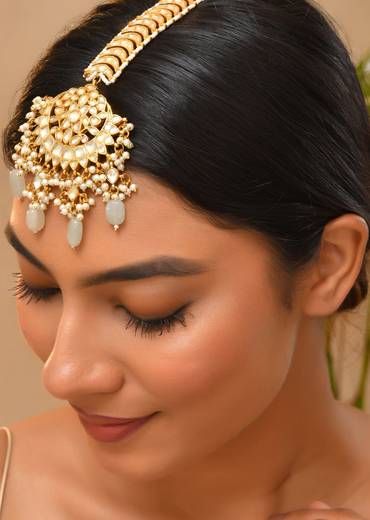 Whte and Gold Cluster Beads Chandbali Kundan Maangtikka