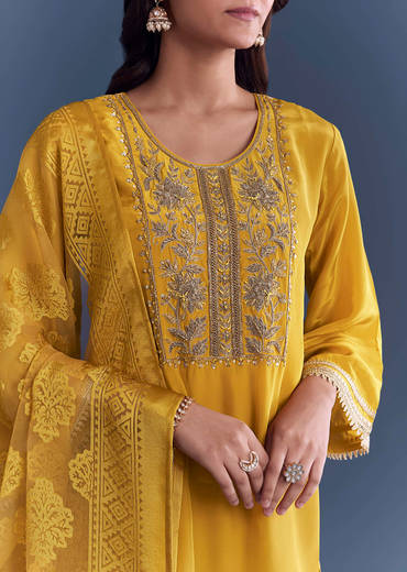 yellow-crepe-kurta-set-with-zardosi-work-and-farzi-pants-sg344722-1.jpg