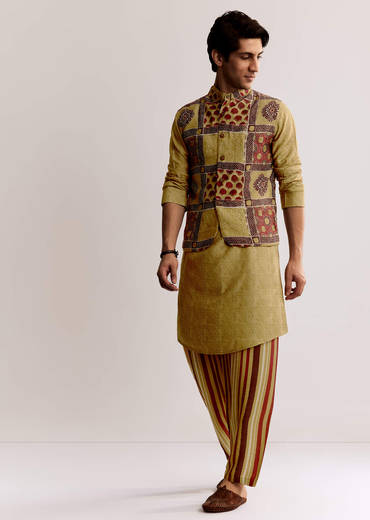 yellow-linen-kurta-jacket-set-with-ajrakh-print-sg318159-1_9046b370-2c15-458c-8185-69cf9a554863.jpg
