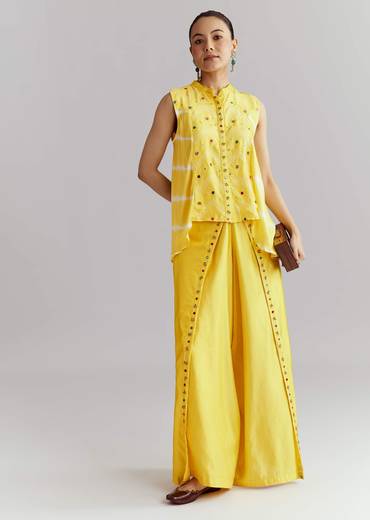 yellow-satin-indo-western-set-with-bandhani-and-leheriya-print-sg356592-1.jpg