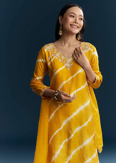 yellow-silk-kurta-set-with-leheriya-print-and-embroidery-sg343115-1.jpg