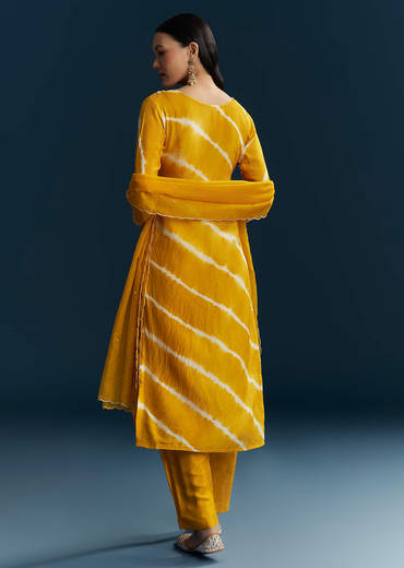 yellow-silk-kurta-set-with-leheriya-print-and-embroidery-sg343115-1.jpg