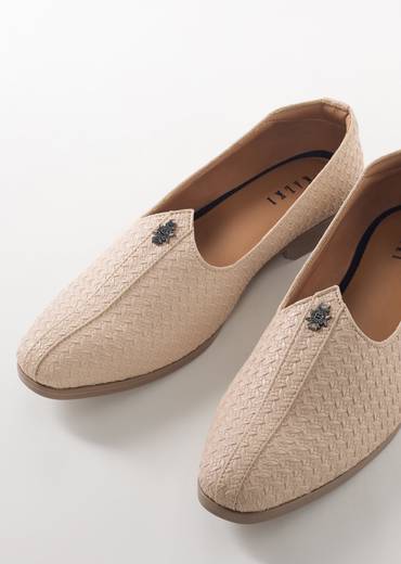 Beige Textured Ethnic Jutti For Men