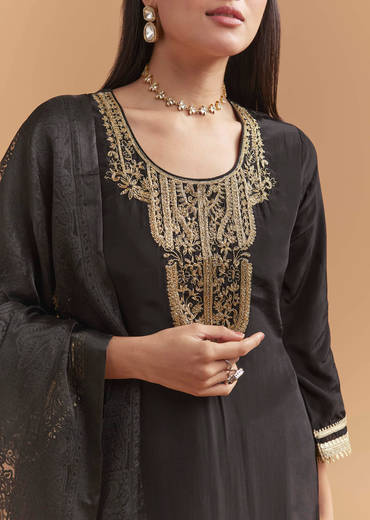 Black Crepe Kurta Set With Zardosi And Gota Work