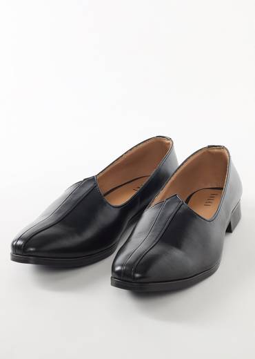 Black Ethnic Jutti With Minimal Design For Men