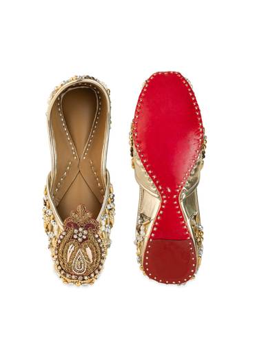 Gold Zari Hand Embellished Juttis