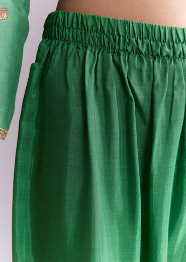 Green Silk Kurta Set With Indie Print And Gota Work