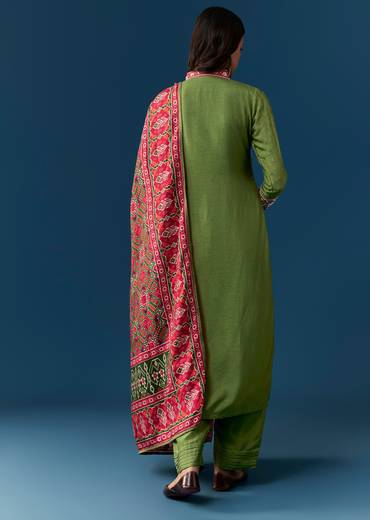 Green Silk Kurta Set With Resham Butti And Cut Dana Work